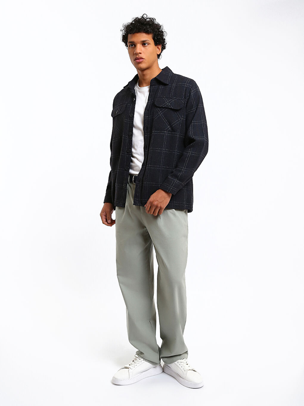 قميص رجالي كاروهات كم طويل بقصة عادية من قماش الجبردين-1