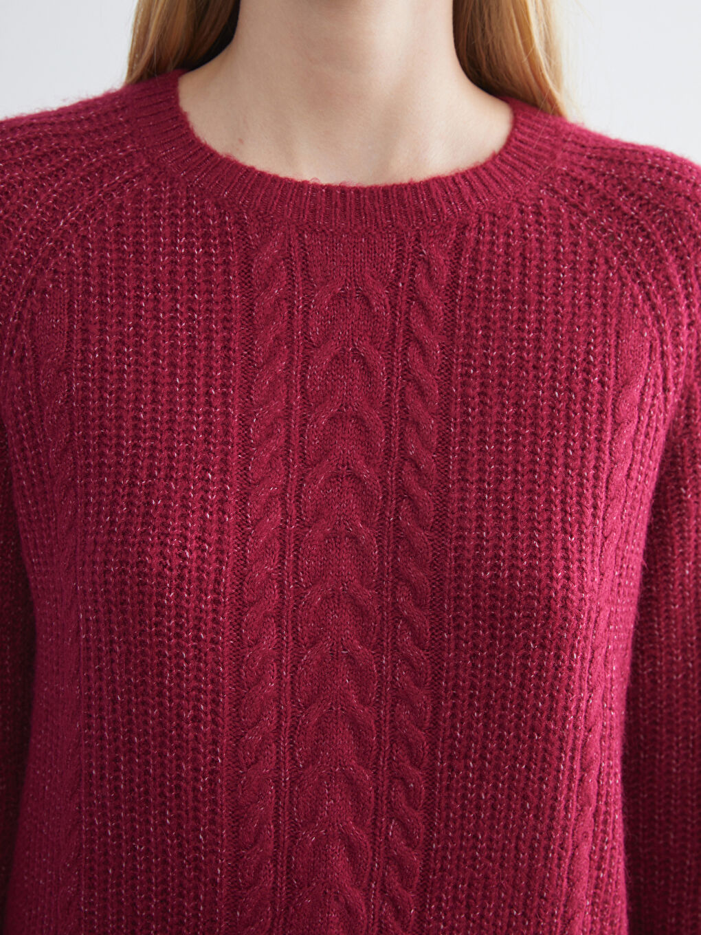 Пуловер с кръгло деколте и собствена шарка за жени от трико-2