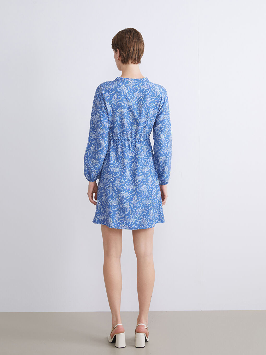 Mavi Kaçık Yaka Çiçekli Mini Elbise-4