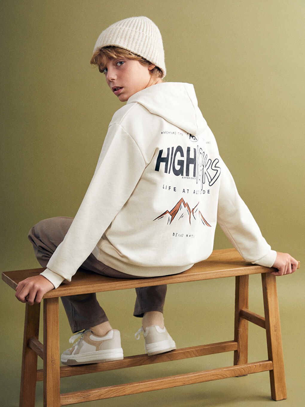 Bej Kapüşonlu Baskılı Erkek Çocuk Sweatshirt