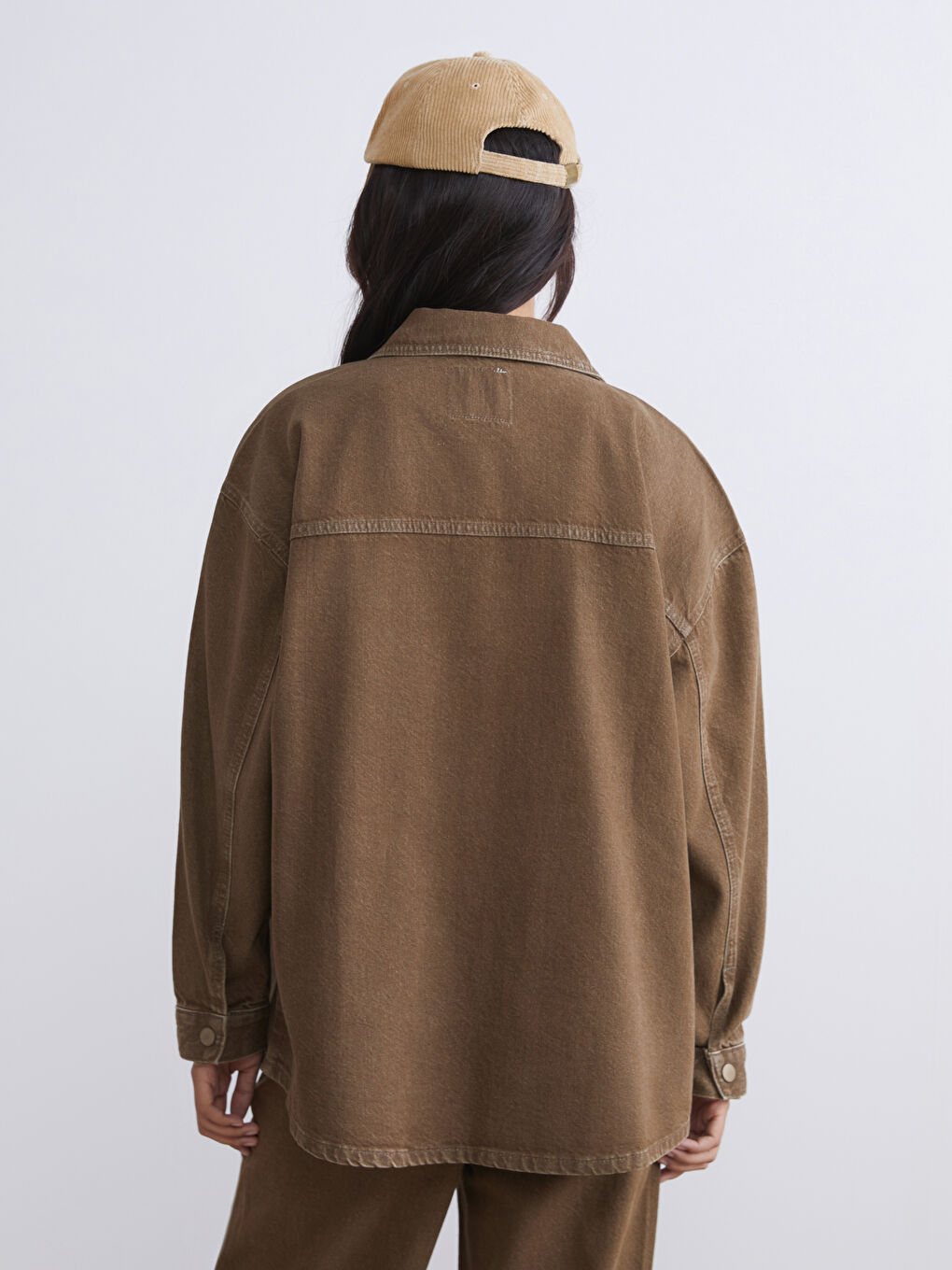 جاكيت جينز نساء ياقة قميص أوفرسايز-4