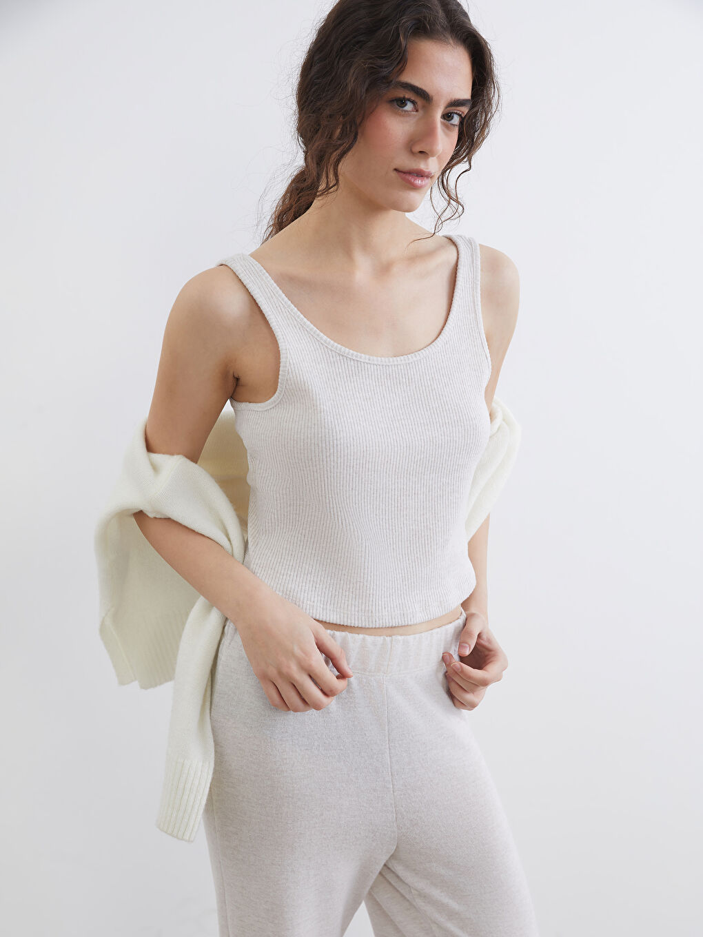 Ekru U Yaka Kadın Pijama Takımı-1