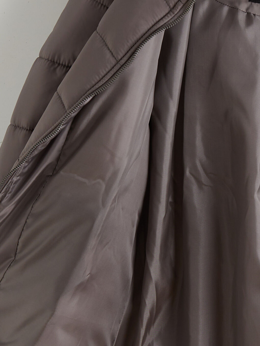 Antrasit Kürk Kapüşonlu Kadın Şişme Mont-5