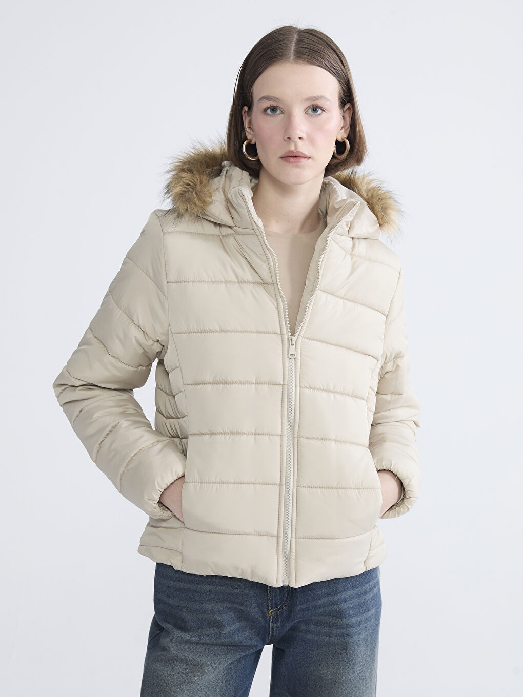 Bej Kürk Kapüşonlu Kadın Şişme Mont