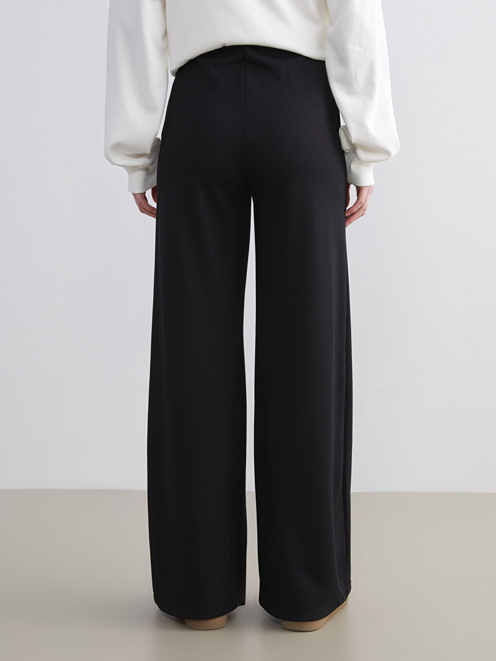 Elasticated Waist Wide Leg Women's Sweatpants-3