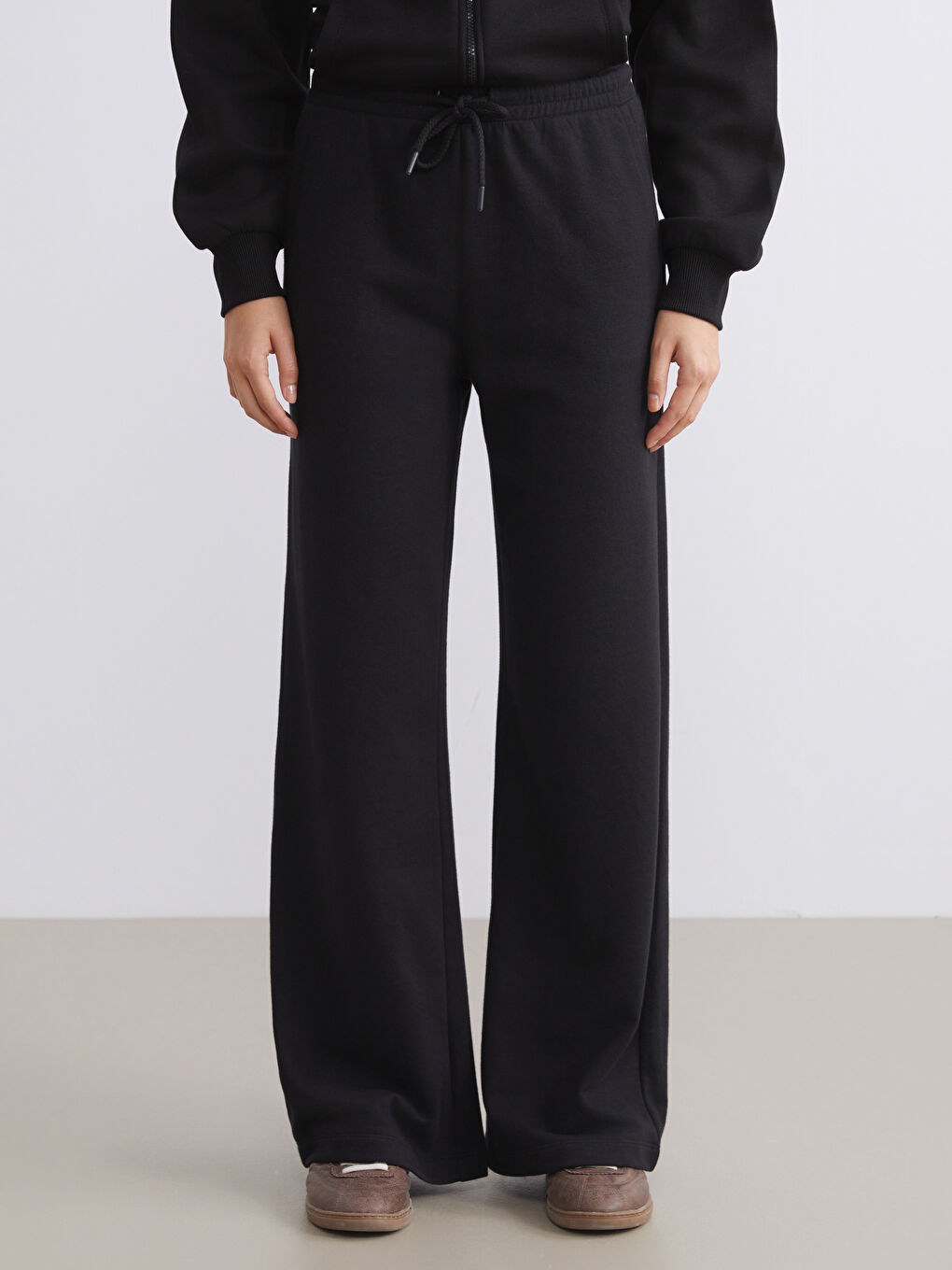 Elasticated Waist Wide Leg Women's Sweatpants-1