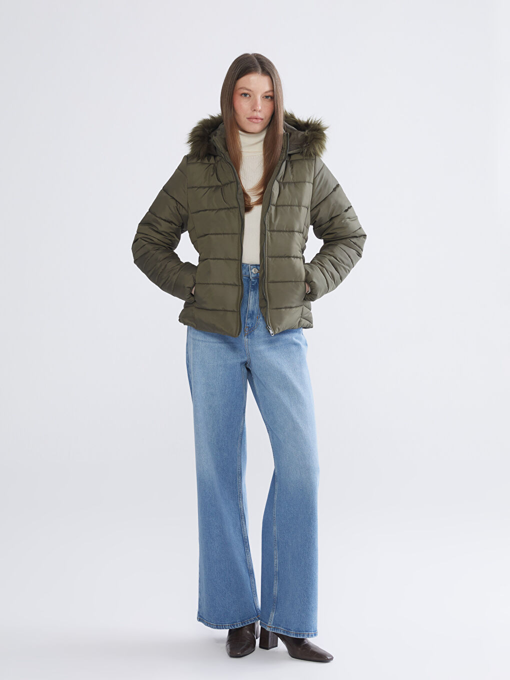 Haki Kürklü Kapüşonlu Kadın Şişme Mont-1
