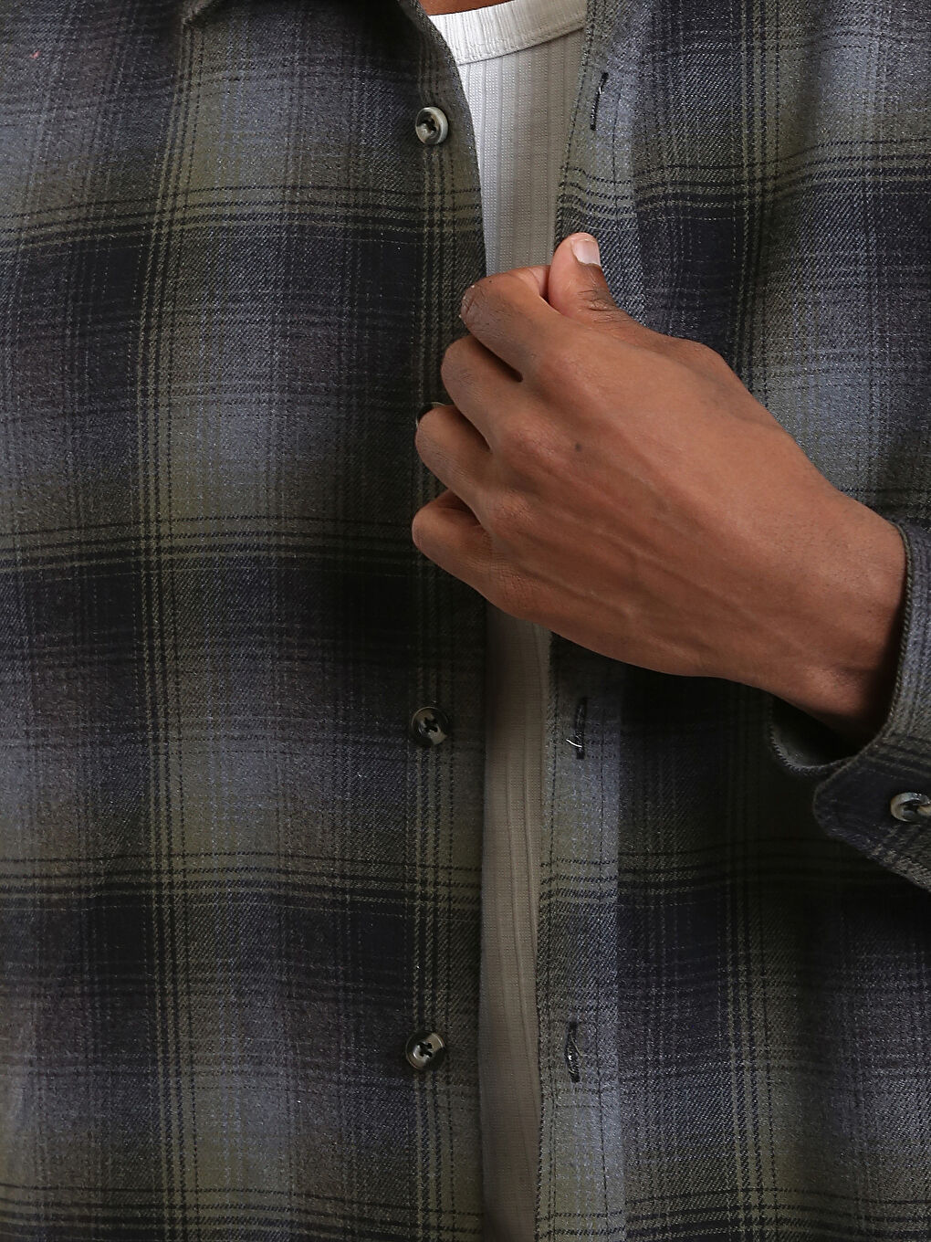 قميص فلانيل رجالي بنقشة مربعات وأكمام طويلة وقصة عادية-2