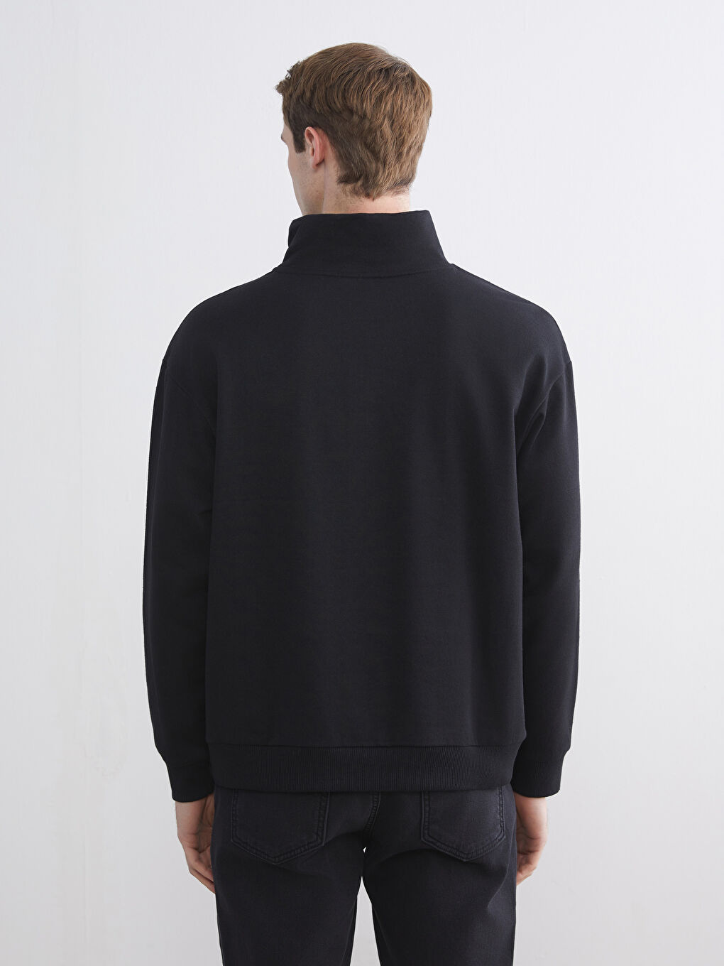 Siyah Dik Yaka Baskılı Erkek Kalın Sweatshirt-3