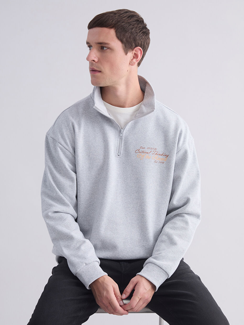 Gri Dik Yaka Baskılı Erkek Kalın Sweatshirt