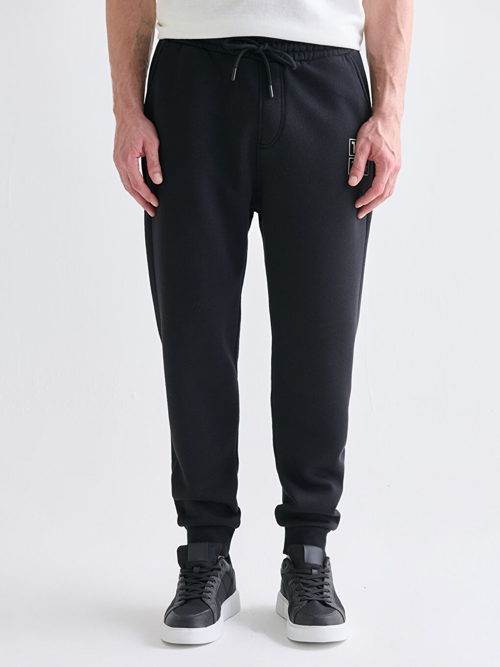 Siyah Standart Kalıp Erkek Jogger Eşofman Altı-1