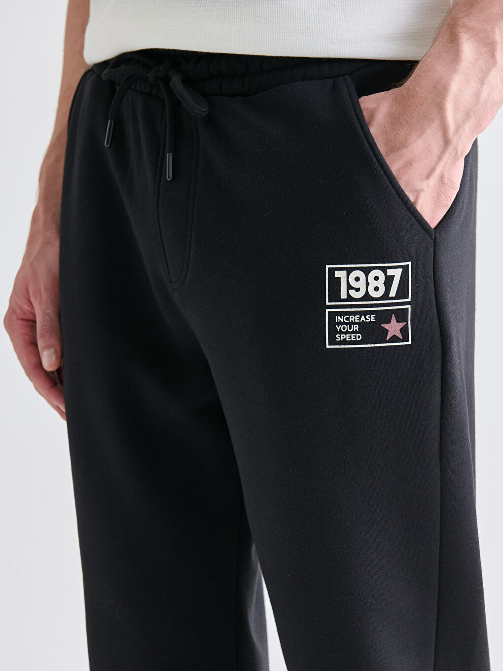 Siyah Standart Kalıp Erkek Jogger Eşofman Altı-2