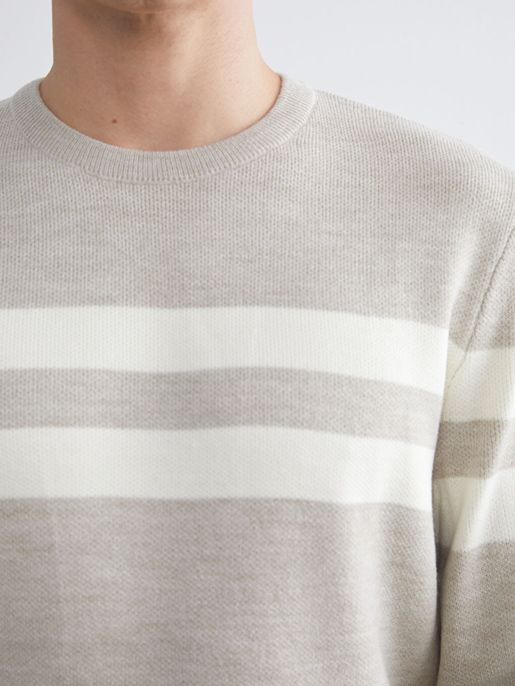 Crew Neck Striped Men's Knitwear Sweater-2