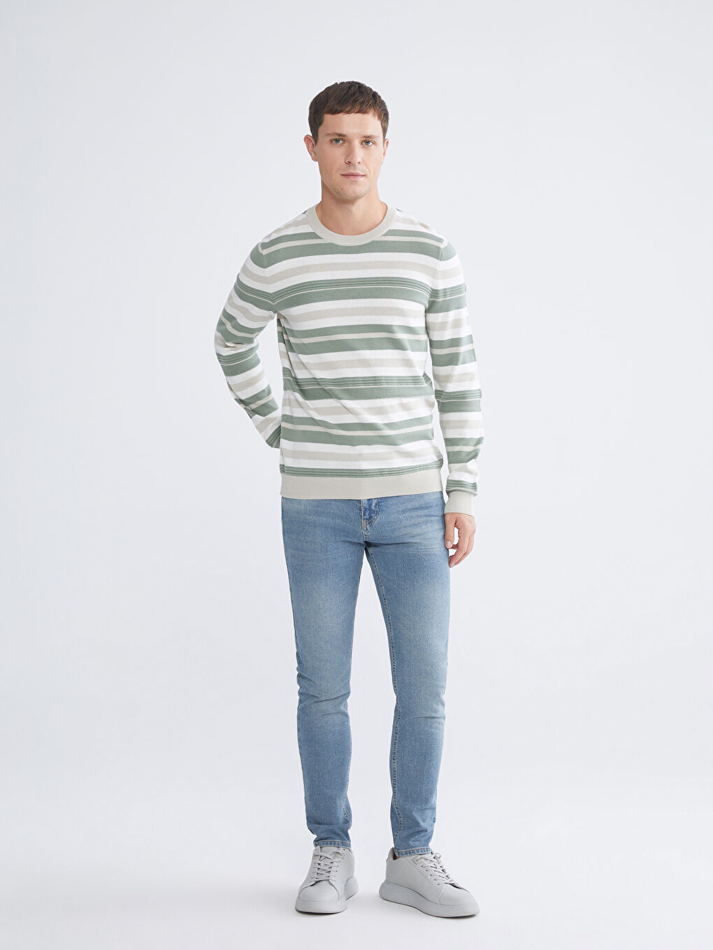 Crew Neck Striped Men's Knitwear Sweater-1