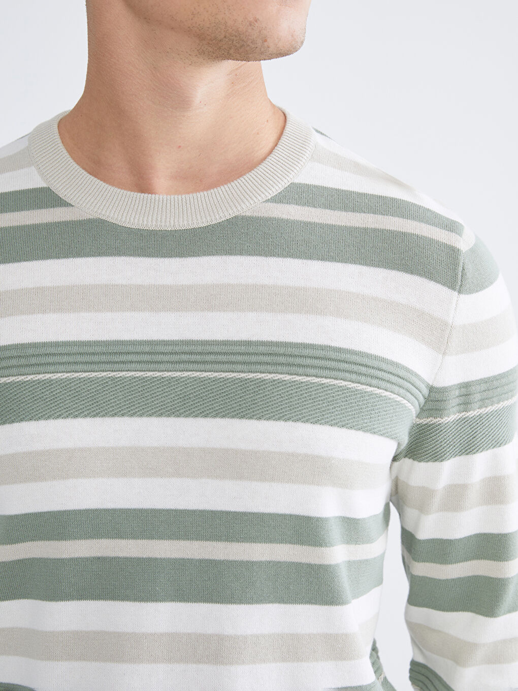Crew Neck Striped Men's Knitwear Sweater-2