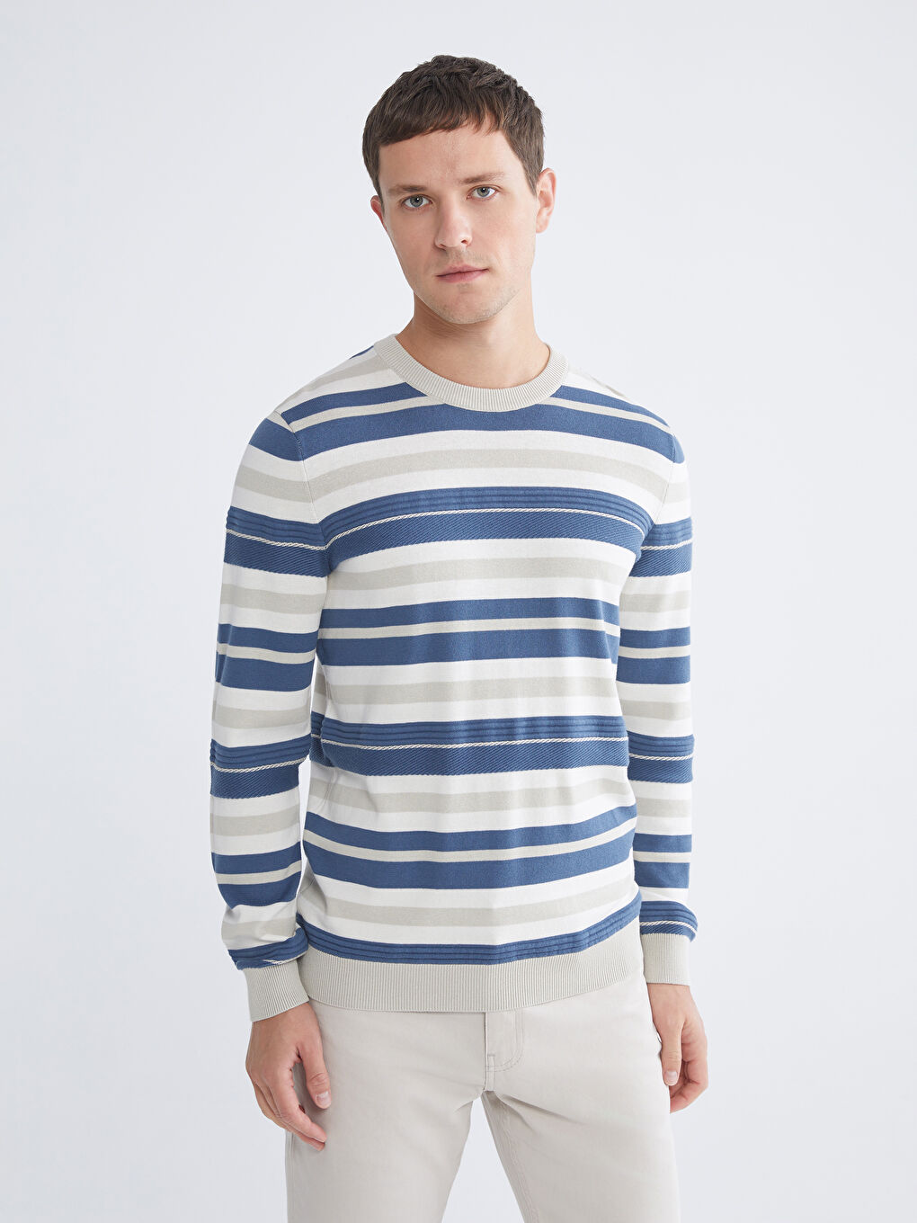 ерлерге арналған трикотаж жолақты жемпір