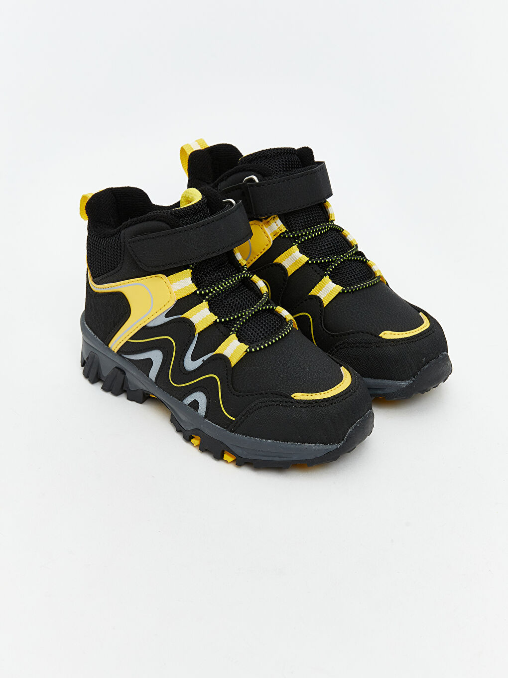 Siyah Bağcıklı ve Cırt Cırtlı Erkek Çocuk Trekking Bot
