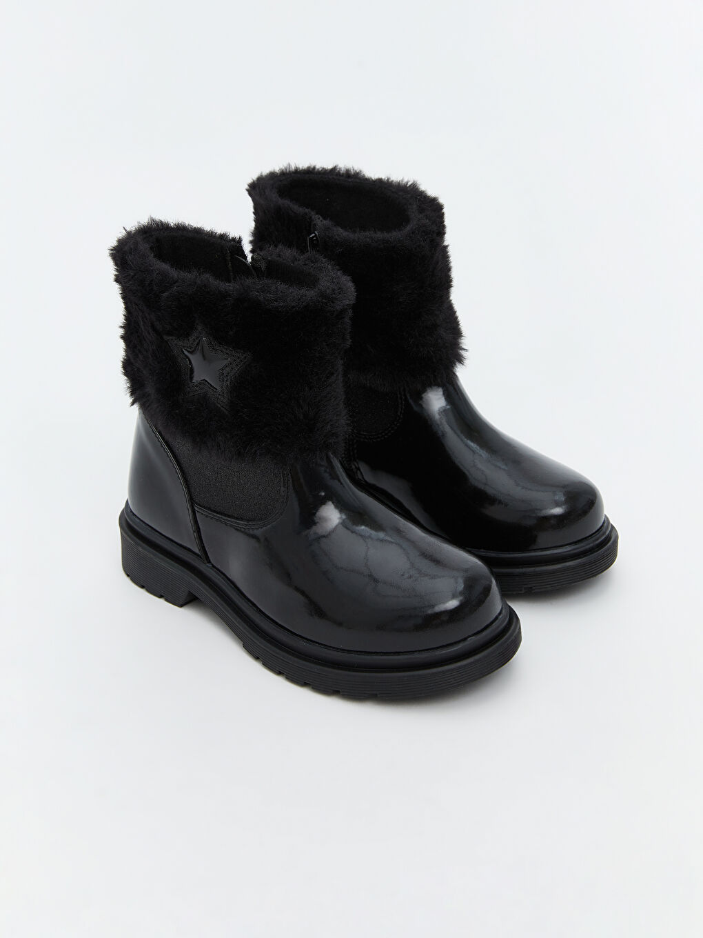 Siyah Kürklü Kız Bebek Bot