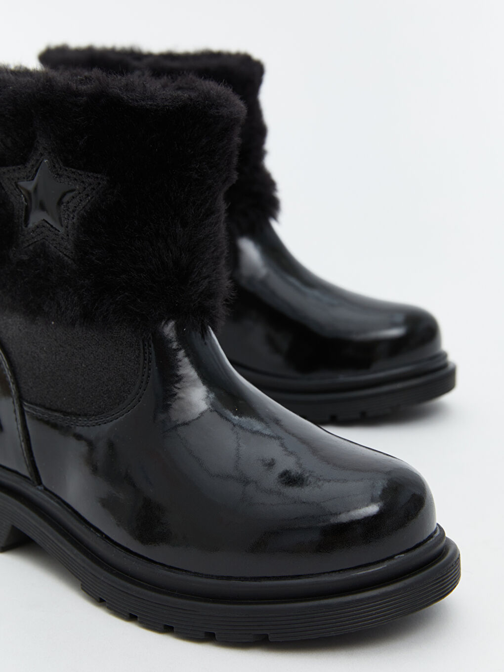 Siyah Kürklü Kız Bebek Bot-2