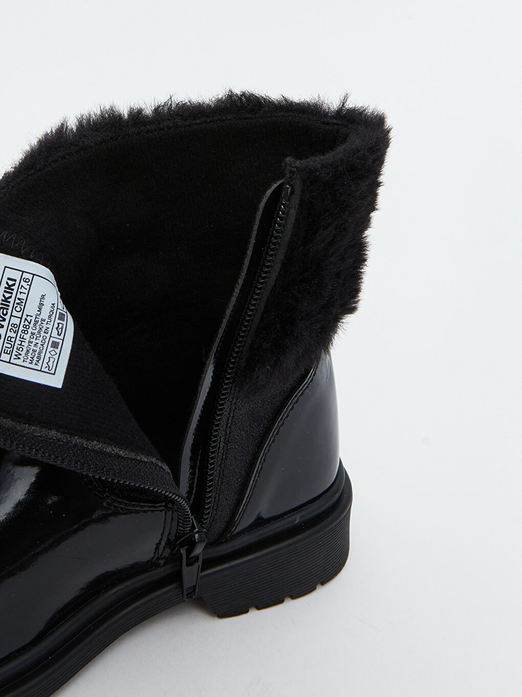 Siyah Kürklü Kız Bebek Bot-6