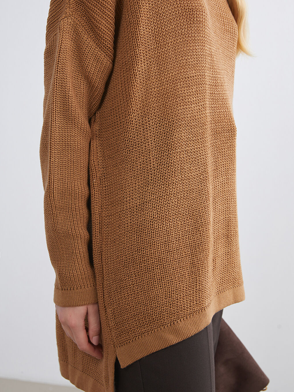 كنزة صوفية برقبة دائرية للسيدات-2