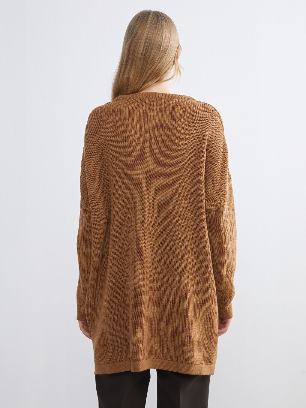 كنزة صوفية برقبة دائرية للسيدات-3