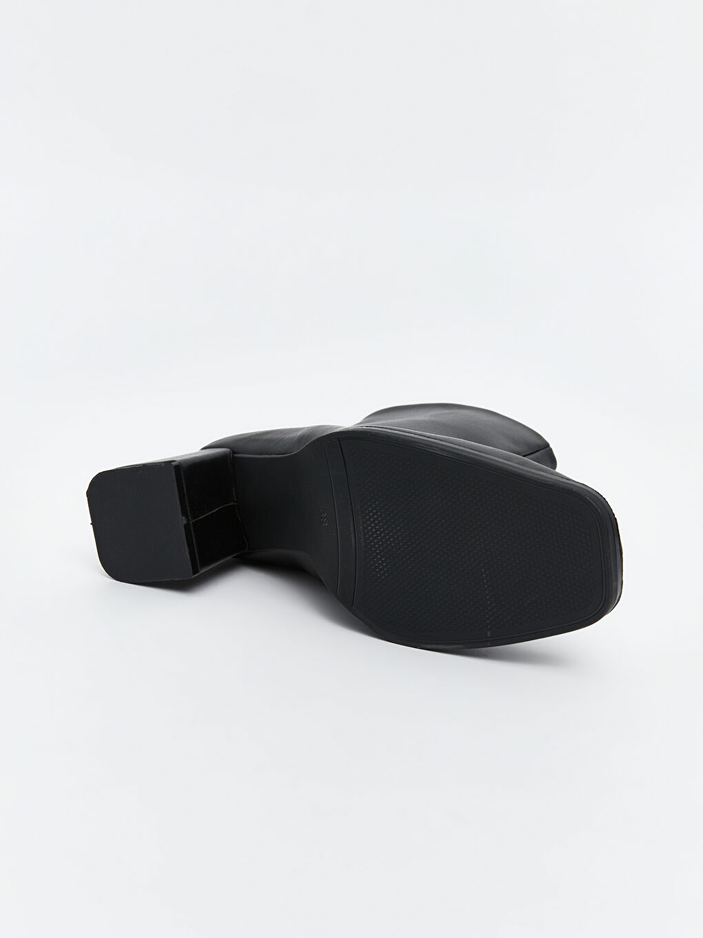 Siyah Deri Görünümlü Kadın Topuklu Bot-3