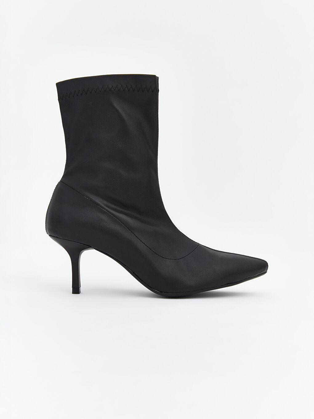 Siyah Deri Görünümlü Kadın Topuklu Bot-1