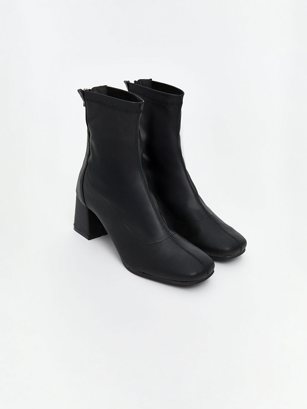 بوت كعب للسيدات من جلد صناعي