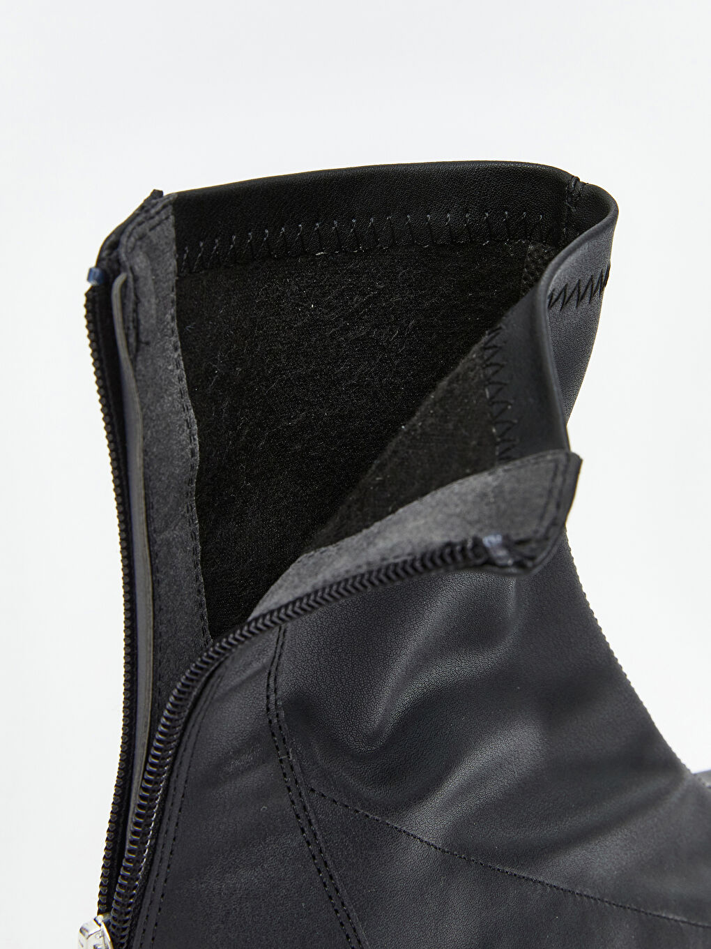 بوت كعب للسيدات من جلد صناعي-5