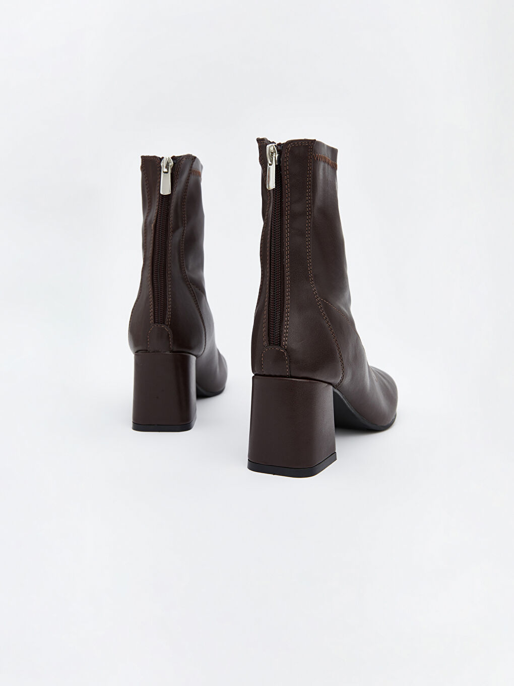 بوت كعب للسيدات من جلد صناعي-4