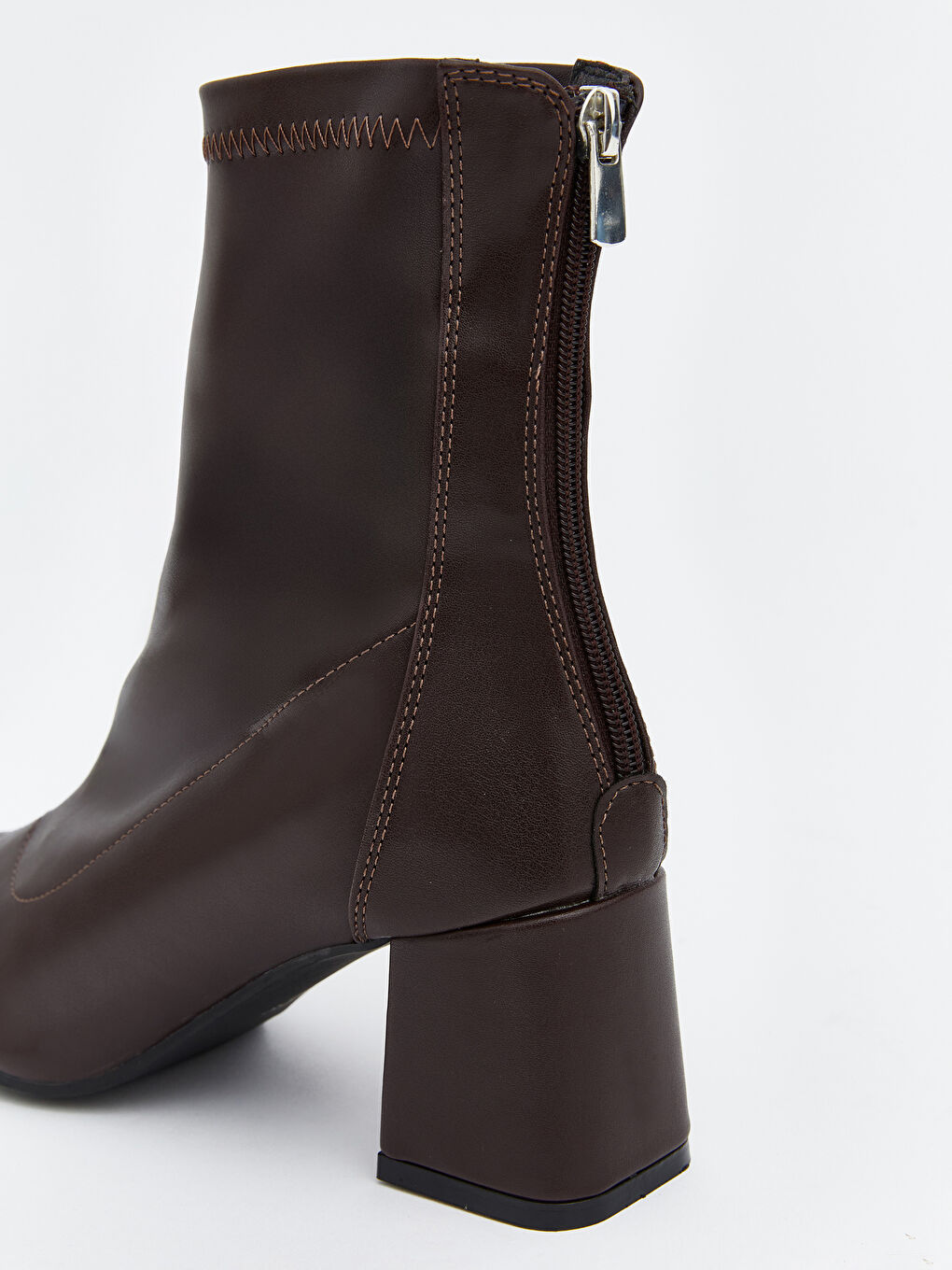 بوت كعب للسيدات من جلد صناعي-5