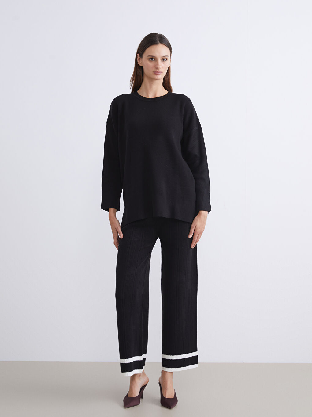 Crew Neck Women's Knitwear Sweater-1