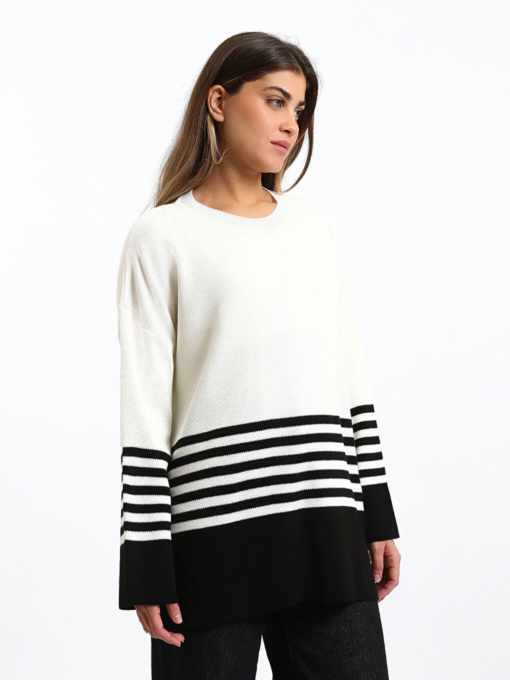Crew Neck Women's Knitwear Sweater-3