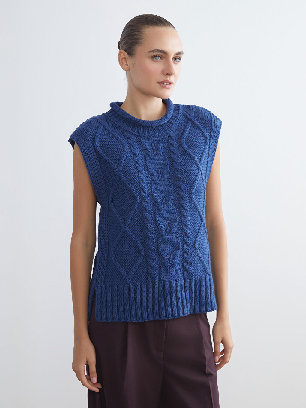 Turtle Neck Self Patterned Women's Tricot Sweater