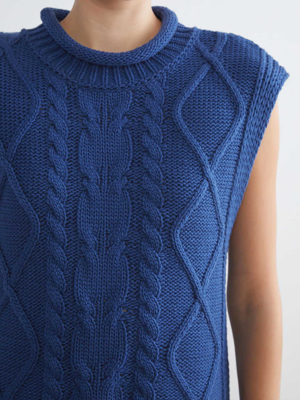 Turtle Neck Self Patterned Women's Tricot Sweater-5