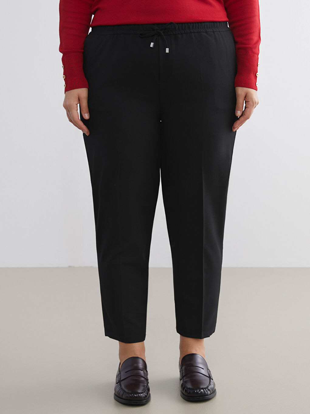 Siyah Büyük Beden Beli Lastikli Havuç Kesim Kadın Pantolon-7