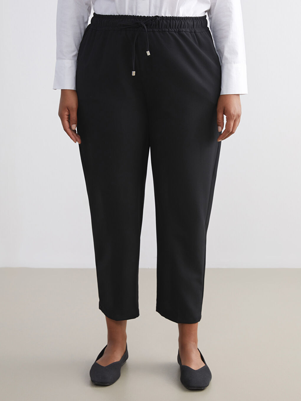 Siyah Büyük Beden Beli Lastikli Havuç Kesim Kadın Pantolon-6