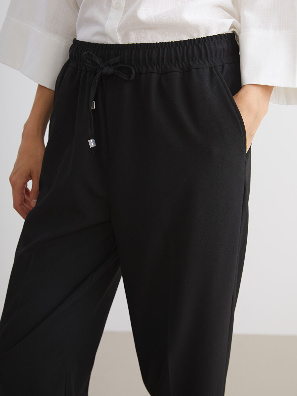 Siyah Büyük Beden Beli Lastikli Havuç Kesim Kadın Pantolon-4