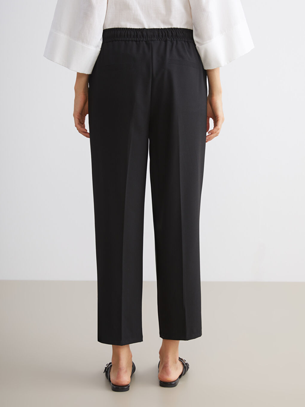 Siyah Büyük Beden Beli Lastikli Havuç Kesim Kadın Pantolon-5