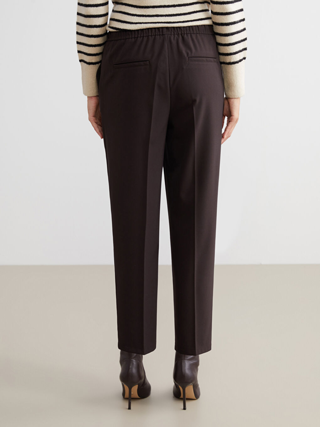 Kahverengi Büyük Beden Beli Lastikli Havuç Kesim Kadın Pantolon-4