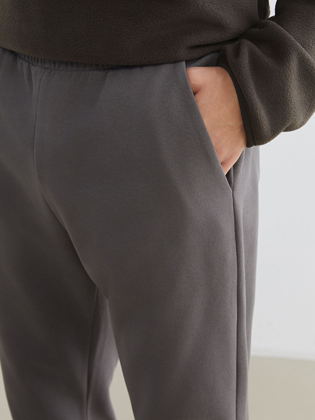 بنطال رياضي رمادى رجال-2