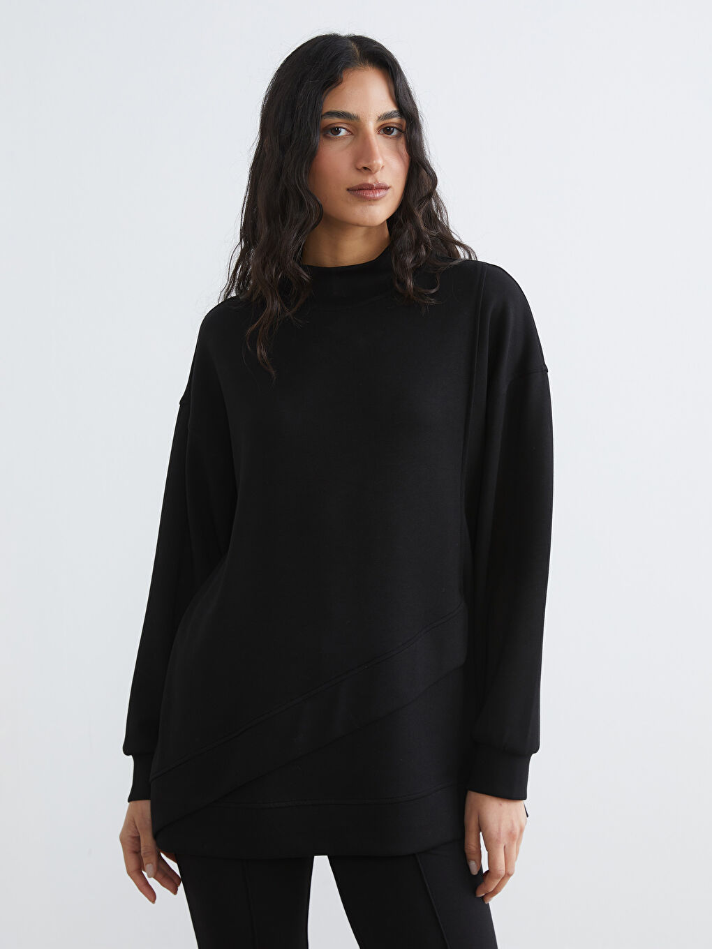 Siyah Dik Yaka Soft Touch Kadın Sweatshirt Tunik