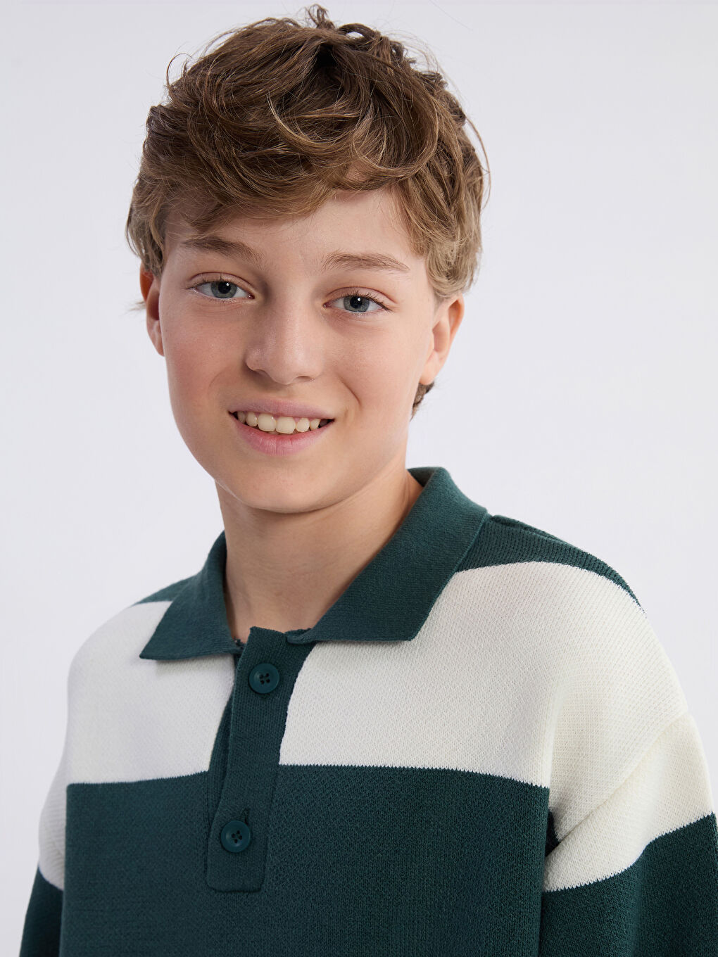 كنزة صوفية بياقة بولو للأولاد