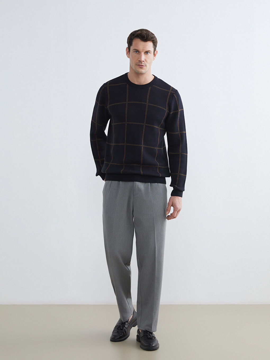 Crew Neck Checkered Men's Knitwear Sweater-1