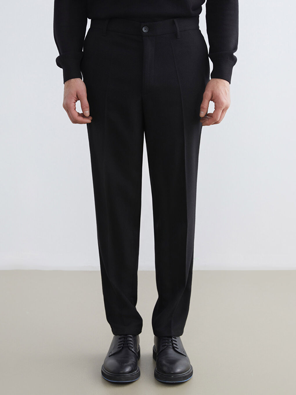 Siyah Standart Kalıp Erkek Pantolon-1