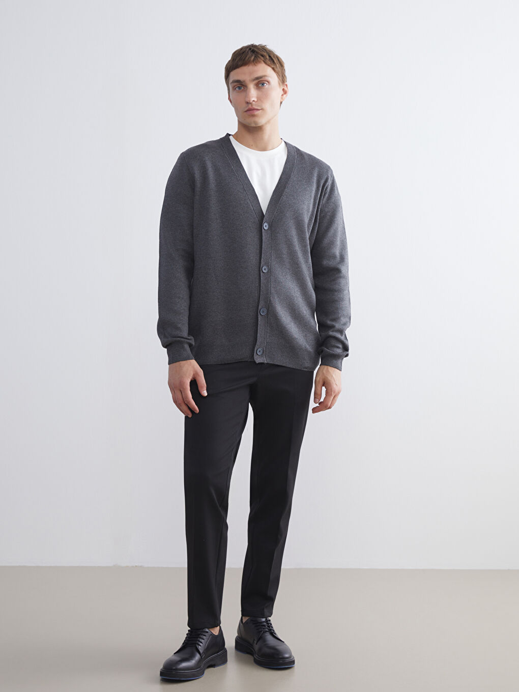 Antrasit Standart Kalıp V Yaka Erkek Triko Hırka-1