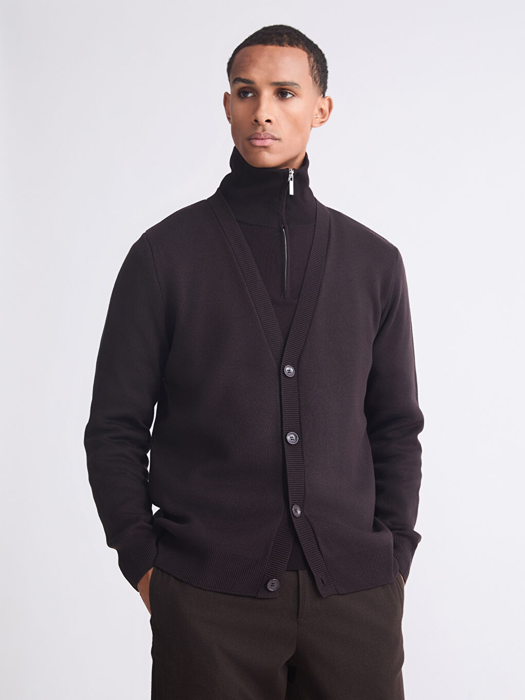 Kahverengi Standart Kalıp V Yaka Erkek Triko Hırka