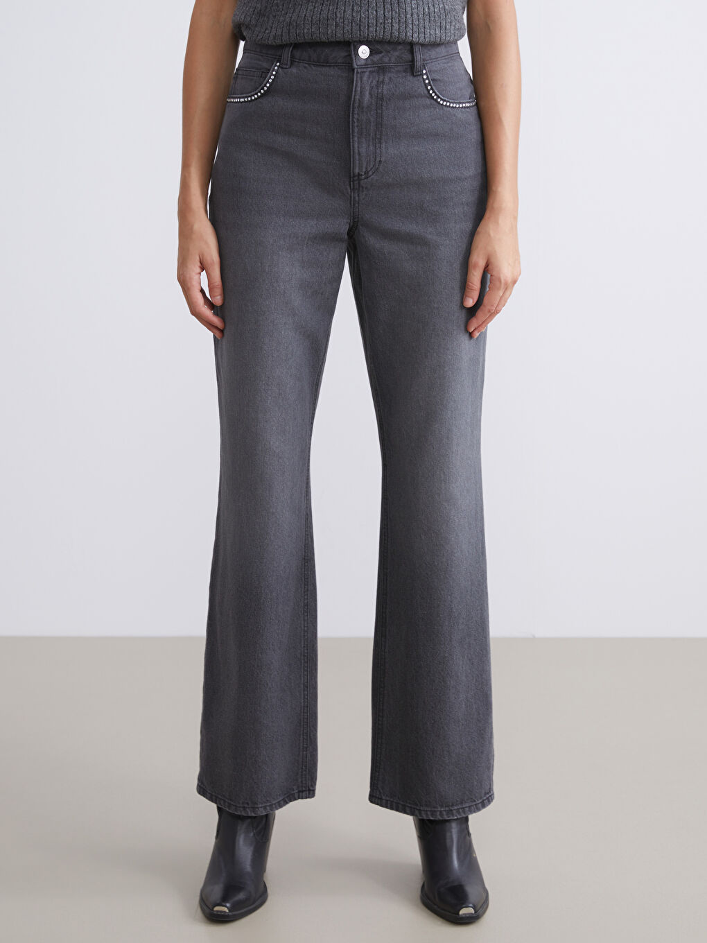 Әйелдерге арналған кең балақ әшекеймен безендірілген джинс шалбар-1