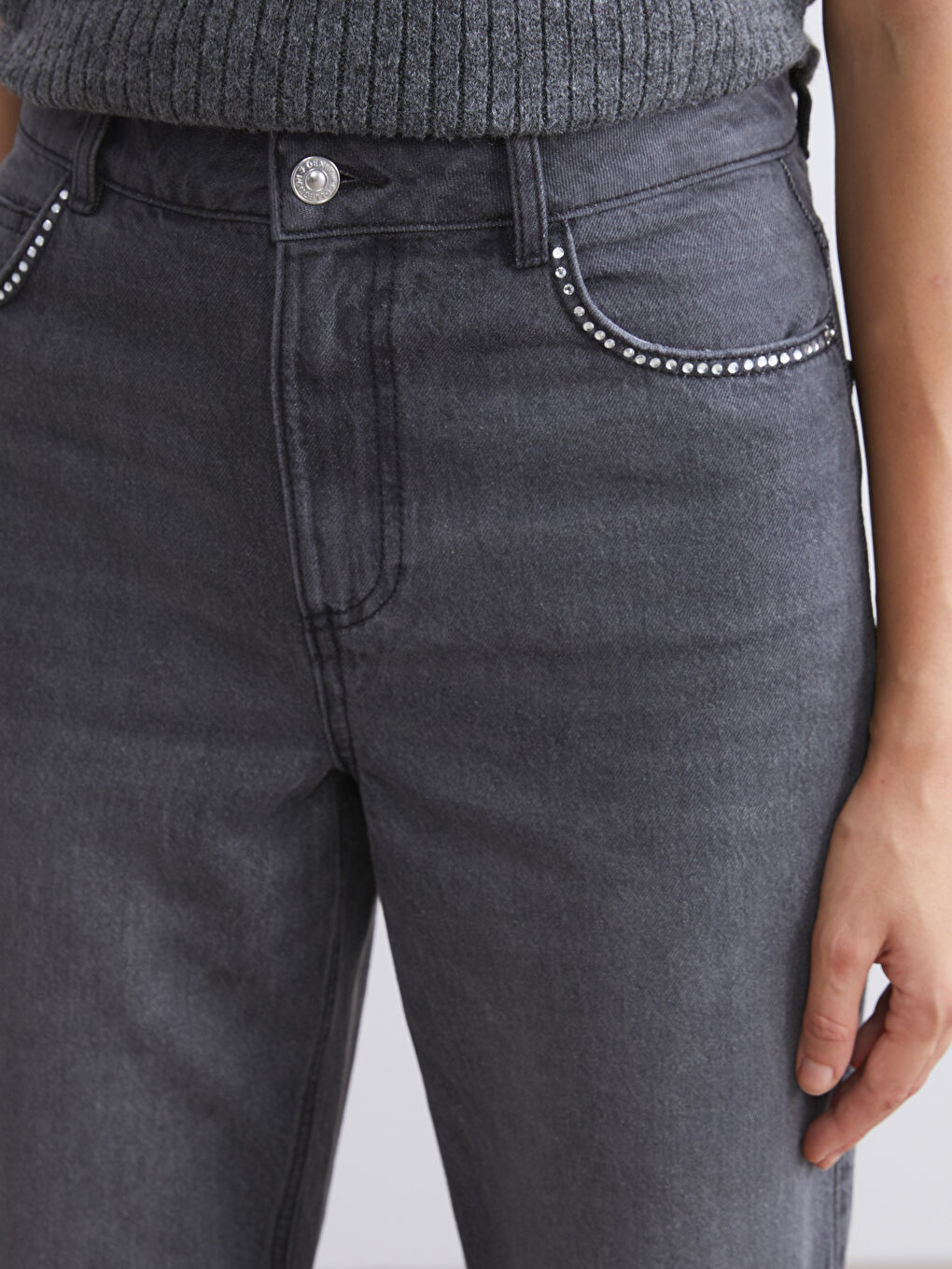 Әйелдерге арналған кең балақ әшекеймен безендірілген джинс шалбар-2